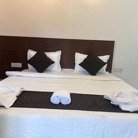 Hotel Baga Place Екстер'єр фото